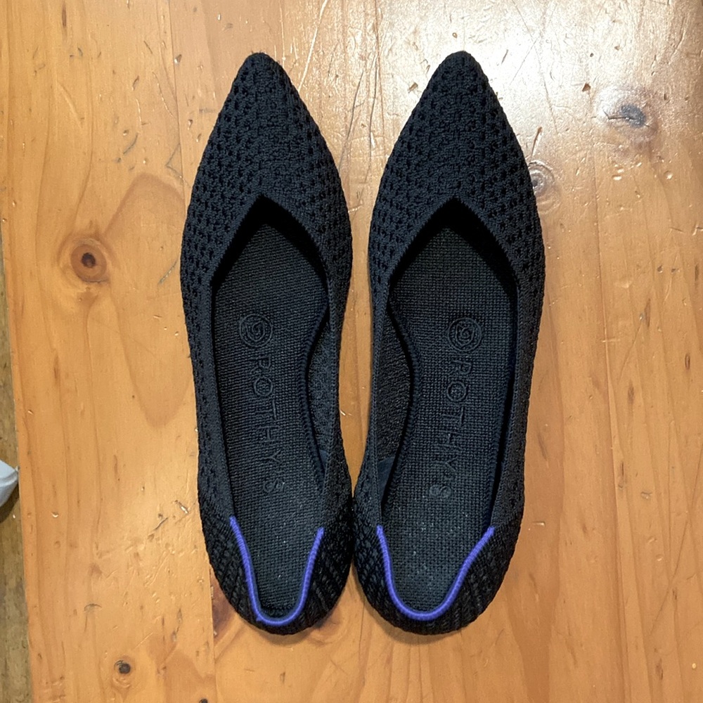 Rothy’s the Point in black honeycomb size 5.5